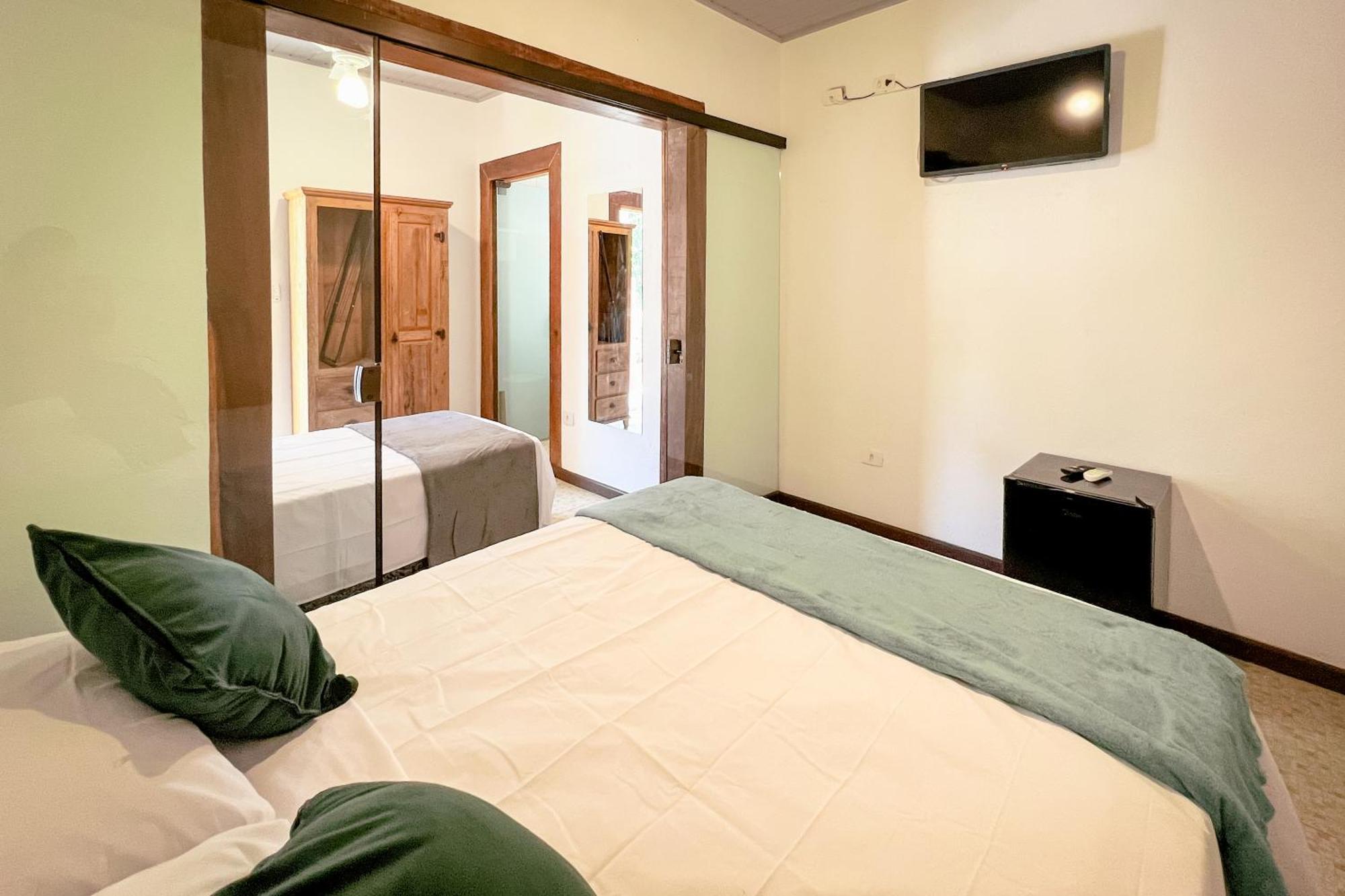 Velinn Pousada Canoa Ilhabela Habitación foto